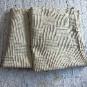 100% COTTON MADE IN PORTUGAL CREAM/BEIGE TEXTURED PILLOW SHAMS RN#17730 (2)